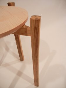 curved table leg